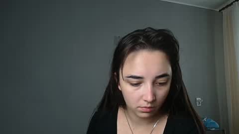 Snapshot of olivia_oliv chatting on 10-28-25, 10:08 Olivia online show from 10-28-25, 10:08