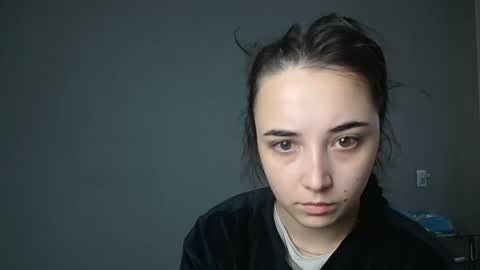 Snapshot of olivia_oliv chatting on 11-12-25, 08:37 Olivia online show from 11-12-25, 08:37