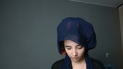 Snapshot of olivia_oliv chatting on 11-17-25, 01:50 Olivia online show from 11-17-25, 01:50