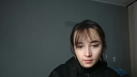 Snapshot of olivia_oliv chatting on 11-22-25, 10:25 Olivia online show from 11-22-25, 10:25