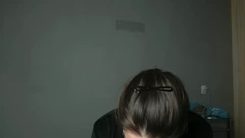 Snapshot of olivia_oliv chatting on 11-29-25, 04:43 Olivia online show from 11-29-25, 04:43