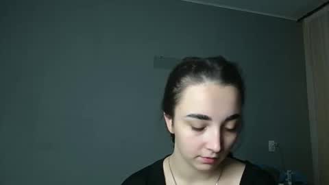 Snapshot of olivia_oliv chatting on 12-03-25, 01:53 Olivia online show from 12-03-25, 01:53