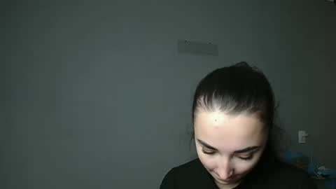 Snapshot of olivia_oliv chatting on 12-13-25, 09:09 Olivia online show from 12-13-25, 09:09