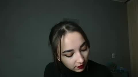 Snapshot of olivia_oliv chatting on 12-16-25, 01:27 Olivia online show from 12-16-25, 01:27