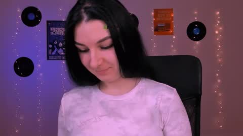 Snapshot of olivia_rage chatting on 05-31-26, 08:54 Sweet Olivia online show from 05-31-26, 08:54