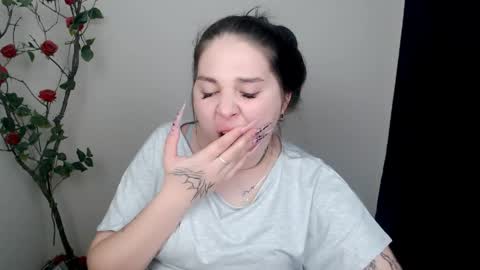 Snapshot of olivia_red_ chatting on 05-25-26, 08:37 Olivia online show from 05-25-26, 08:37