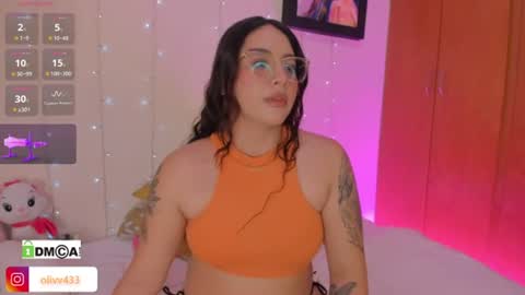 olivia_s19 online show from 06-25-26, 02:44
