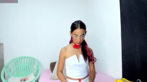 Snapshot of olivia_stevens_ chatting on 06-18-26, 08:24 Olivia online show from 06-18-26, 08:24
