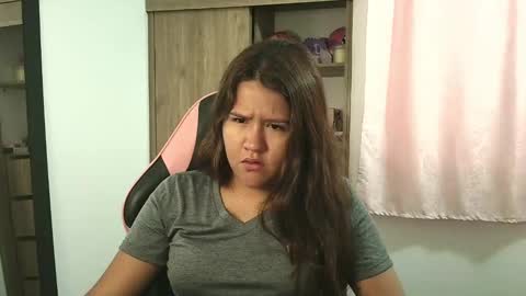 Olivia online show from 10-13-25, 01:44