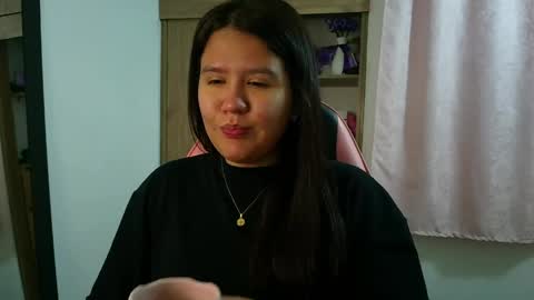 Snapshot of olivia_watson_ chatting on 05-11-26, 12:00 Olivia online show from 05-11-26, 12:00
