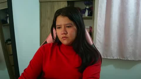 Snapshot of olivia_watson_ chatting on 05-18-26, 12:11 Olivia online show from 05-18-26, 12:11