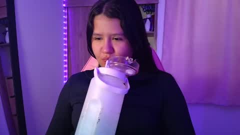 Snapshot of olivia_watson_ chatting on 06-05-26, 01:06 Olivia online show from 06-05-26, 01:06