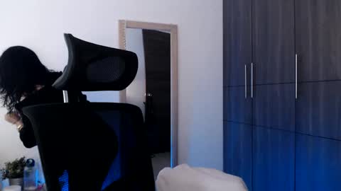 oliviaaa__ online show from 01-03-25, 02:40