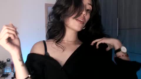 oliviaaa__ online show from 02-06-25, 10:10