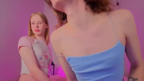 Snapshot of oliviaapink chatting on 01-12-26, 11:48 oliviaapink online show from 01-12-26, 11:48