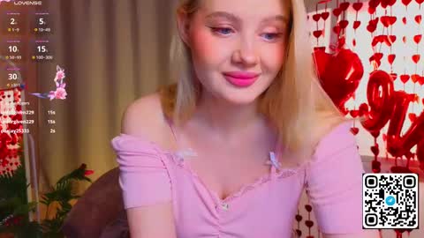Snapshot of oliviabr0wn chatting on 02-11-25, 02:14 Olivia online show from 02-11-25, 02:14