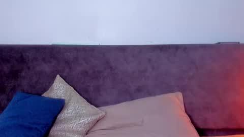 OLIVIA online show from 04-21-26, 01:18