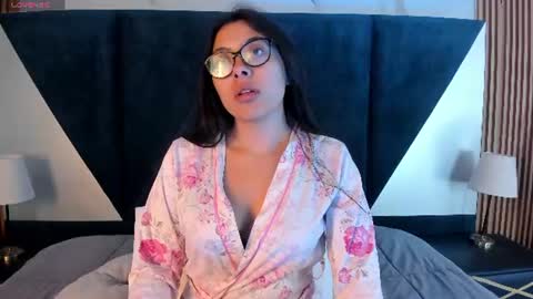 Snapshot of oliviacollinns chatting on 07-25-26, 12:03 oliviacollinns online show from 07-25-26, 12:03