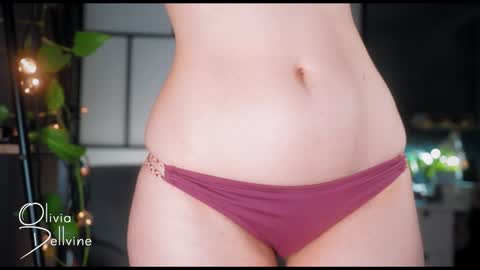 Snapshot of oliviadellvine chatting on 01-08-25, 01:00 Olivia online show from 01-08-25, 01:00