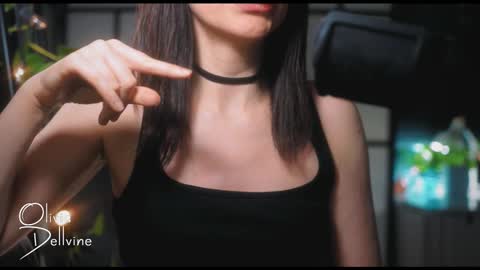 Snapshot of oliviadellvine chatting on 02-13-25, 01:40 Olivia online show from 02-13-25, 01:40