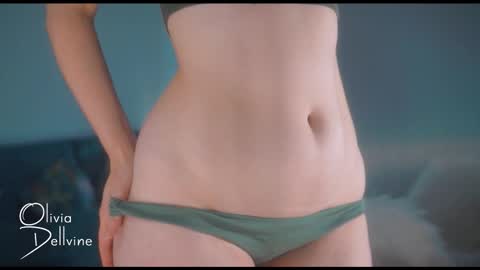 Snapshot of oliviadellvine chatting on 11-11-25, 01:27 Olivia online show from 11-11-25, 01:27