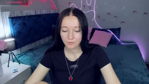 Snapshot of oliviagorgeous chatting on 05-11-26, 12:44 OliviaGorgeous online show from 05-11-26, 12:44