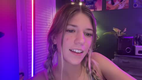Olivia online show from 12-04-24, 03:48
