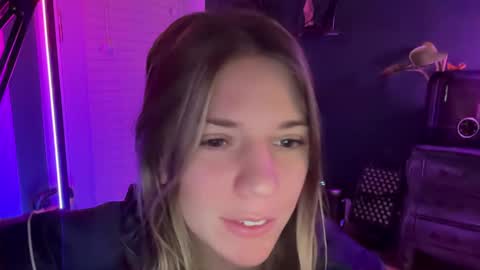 Olivia online show from 01-05-25, 03:22