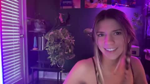 Olivia online show from 01-21-25, 08:11