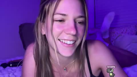 Olivia online show from 09-27-25, 02:38