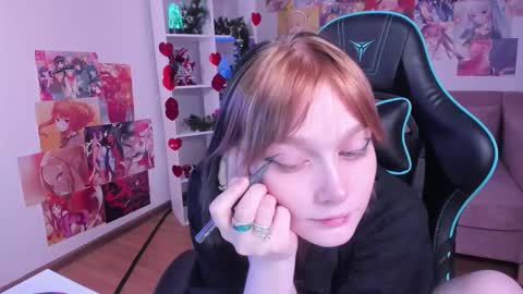 Snapshot of olivialaurens chatting on 12-16-25, 02:44 OliviaLaurens online show from 12-16-25, 02:44