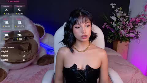 Snapshot of oliviamcneill chatting on 01-31-25, 08:01 Olivia Mcneill online show from 01-31-25, 08:01