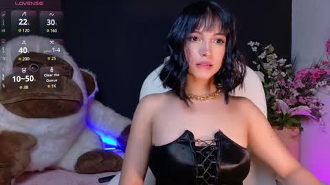 Snapshot of oliviamcneill chatting on 01-31-25, 11:03 Olivia Mcneill online show from 01-31-25, 11:03