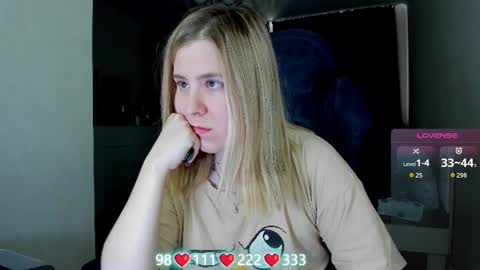 Snapshot of oliviamunk chatting on 06-11-26, 07:06 . online show from 06-11-26, 07:06