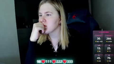 Snapshot of oliviamunk chatting on 06-13-26, 04:32 . online show from 06-13-26, 04:32
