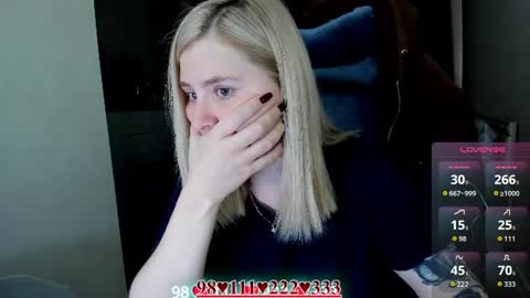 Snapshot of oliviamunk chatting on 06-26-26, 04:28 . online show from 06-26-26, 04:28