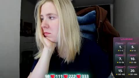 Snapshot of oliviamunk chatting on 06-27-26, 03:55 . online show from 06-27-26, 03:55