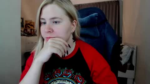Snapshot of oliviamunk chatting on 06-30-26, 03:51 . online show from 06-30-26, 03:51