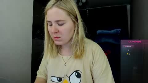 Snapshot of oliviamunk chatting on 07-10-26, 04:39 . online show from 07-10-26, 04:39