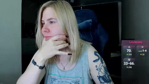 Snapshot of oliviamunk chatting on 07-14-26, 03:44 . online show from 07-14-26, 03:44