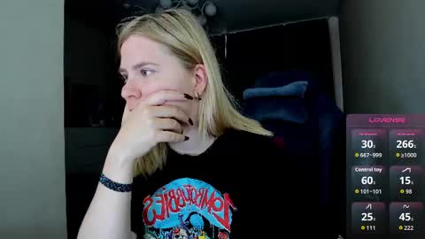 Snapshot of oliviamunk chatting on 07-16-26, 05:13 . online show from 07-16-26, 05:13