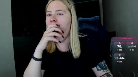 Snapshot of oliviamunk chatting on 07-20-26, 03:32 . online show from 07-20-26, 03:32