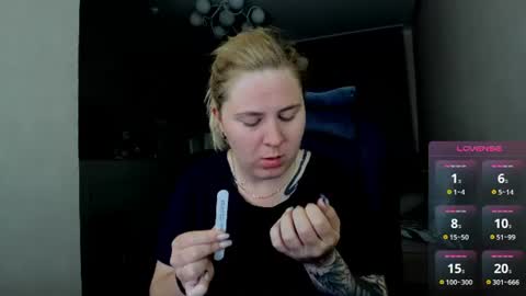 Snapshot of oliviamunk chatting on 07-21-26, 03:31 . online show from 07-21-26, 03:31