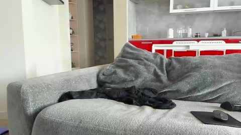 oliviamuur online show from 04-16-26, 06:14