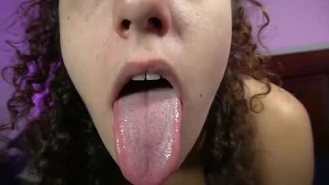 Olivia online show from 01-12-25, 01:00