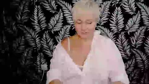 Snapshot of oliviaoskar_ chatting on 12-06-24, 02:49 Kelly online show from 12-06-24, 02:49