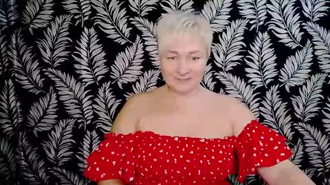 Snapshot of oliviaoskar_ chatting on 12-13-24, 02:38 Kelly online show from 12-13-24, 02:38