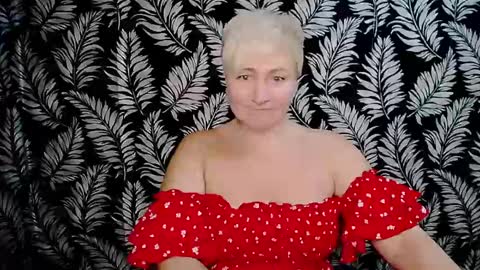 Snapshot of oliviaoskar_ chatting on 12-15-24, 02:48 Kelly online show from 12-15-24, 02:48