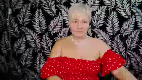 Snapshot of oliviaoskar_ chatting on 12-22-24, 12:27 Kelly online show from 12-22-24, 12:27