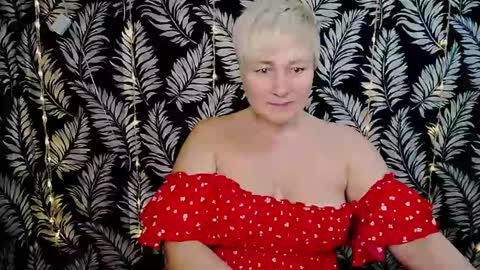 Snapshot of oliviaoskar_ chatting on 12-22-24, 03:33 Kelly online show from 12-22-24, 03:33